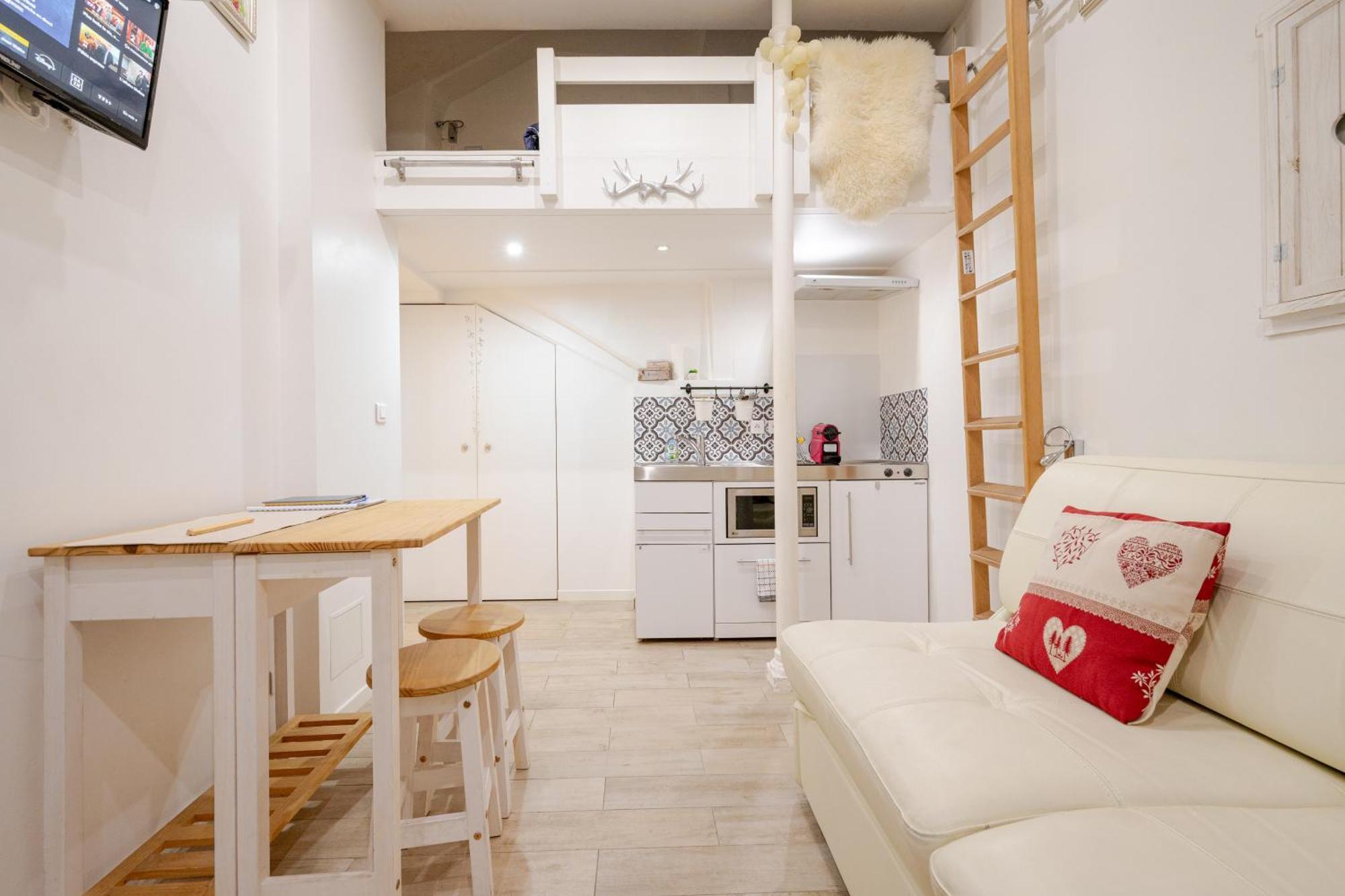 Superb Tiny House In Heart Of 1st! *