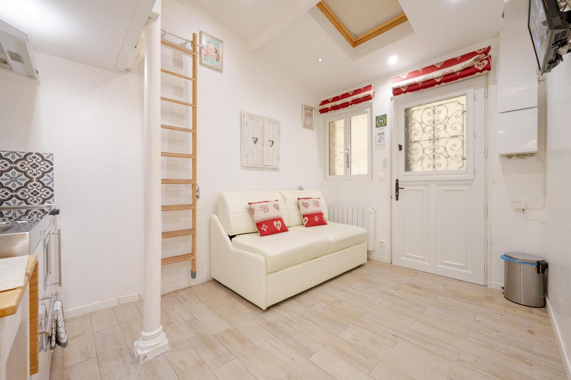 Appartamento Superb Tiny House In Heart Of 1st! Parigi