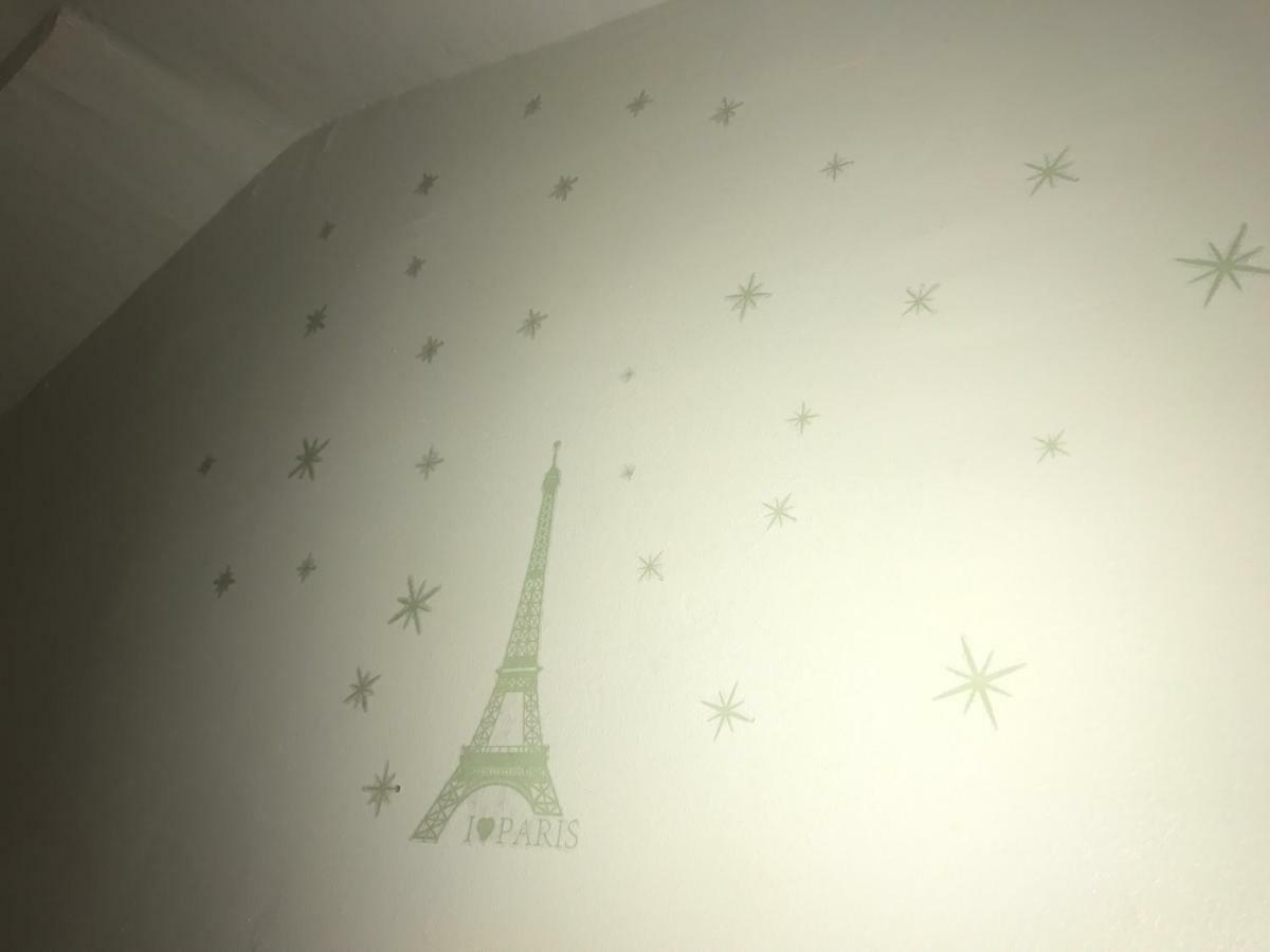 Superb Tiny House In Heart Of 1st!