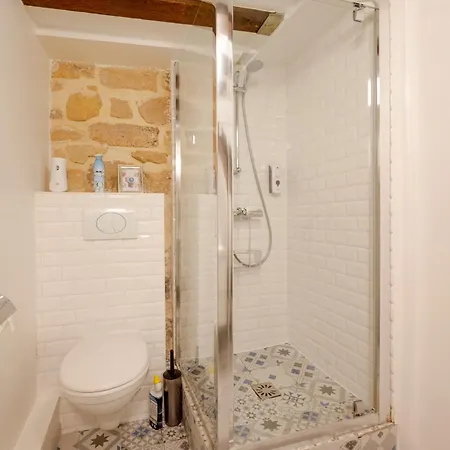 Superb Tiny House In Heart Of 1st! Appartamento Parigi