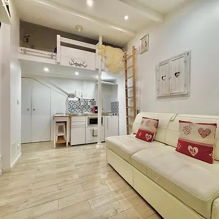 Superb Tiny House In Heart Of 1st! Parigi