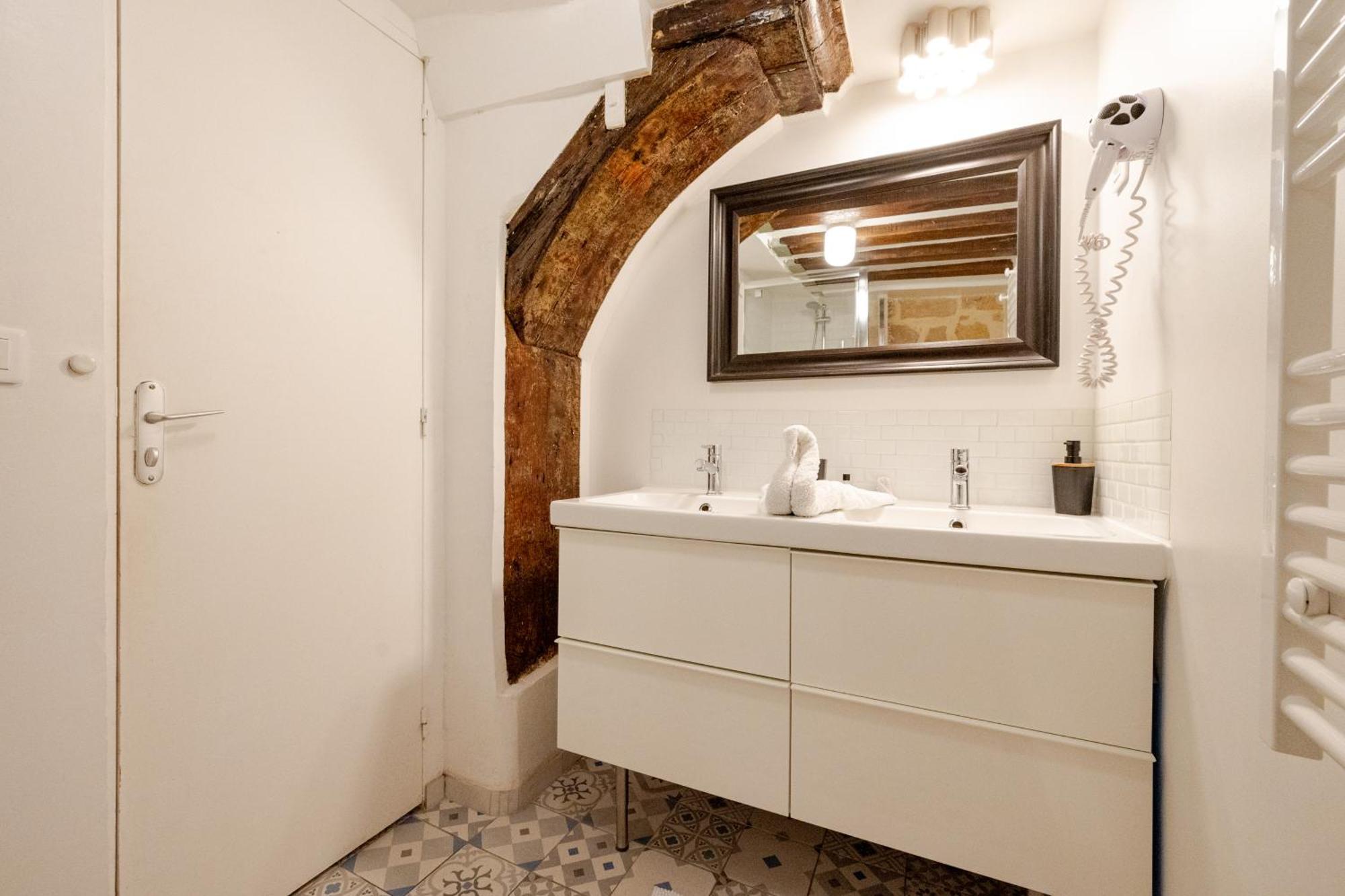 Superb Tiny House In Heart Of 1st! Appartamento