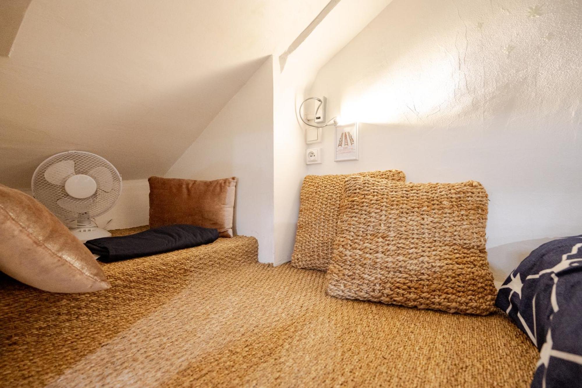 Superb Tiny House In Heart Of 1st! * Parigi
