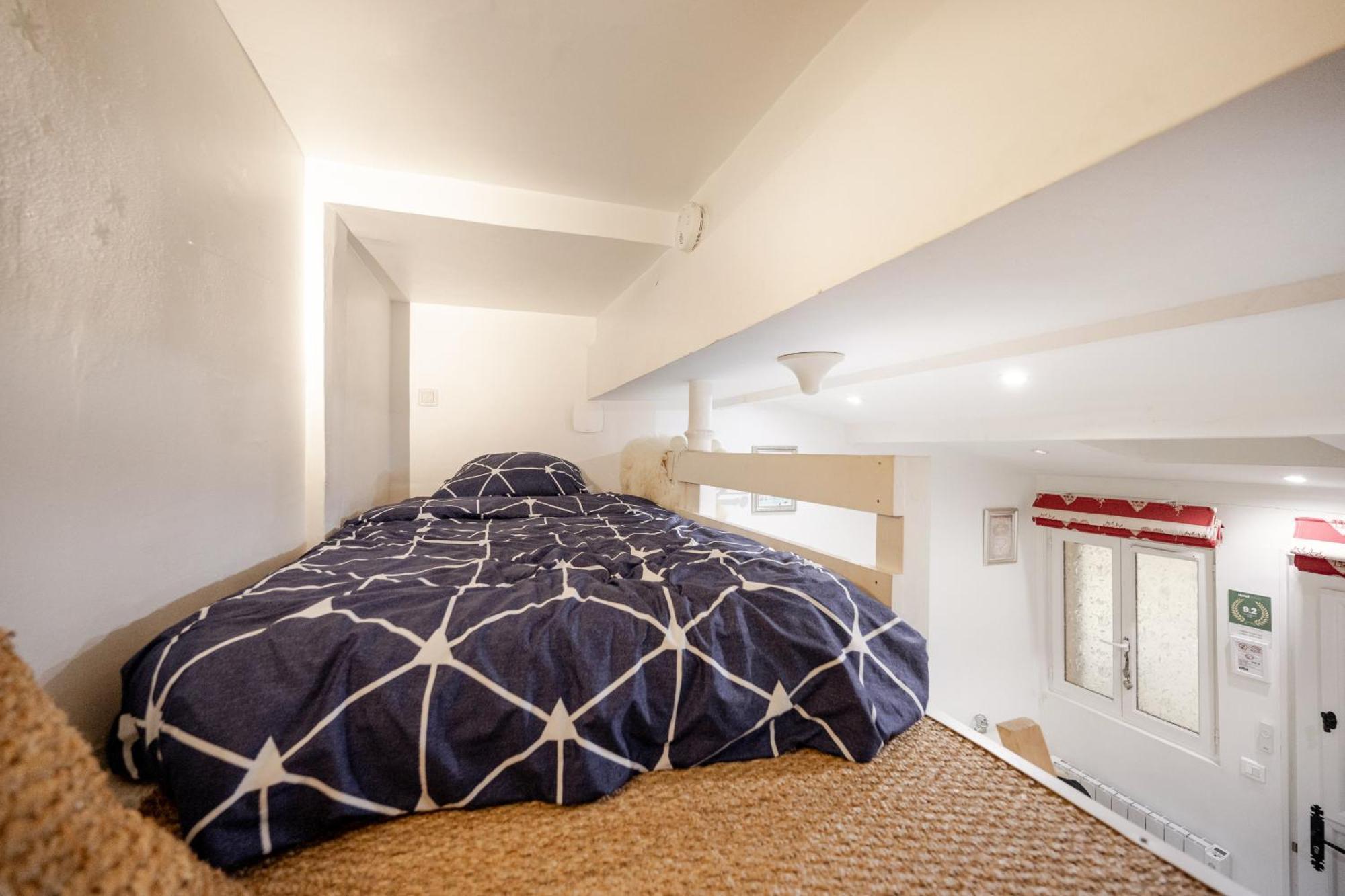 Superb Tiny House In Heart Of 1st! Appartamento Parigi
