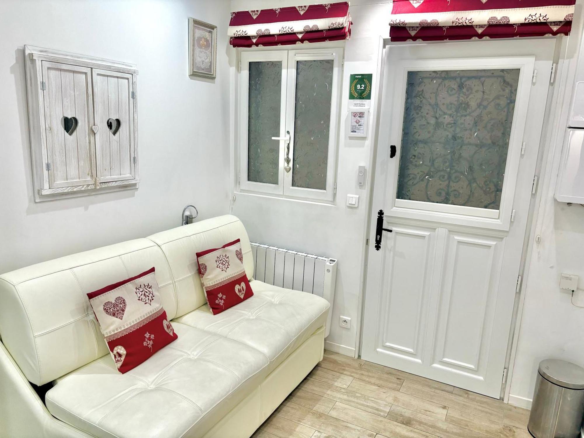 Appartamento Superb Tiny House In Heart Of 1st! Parigi